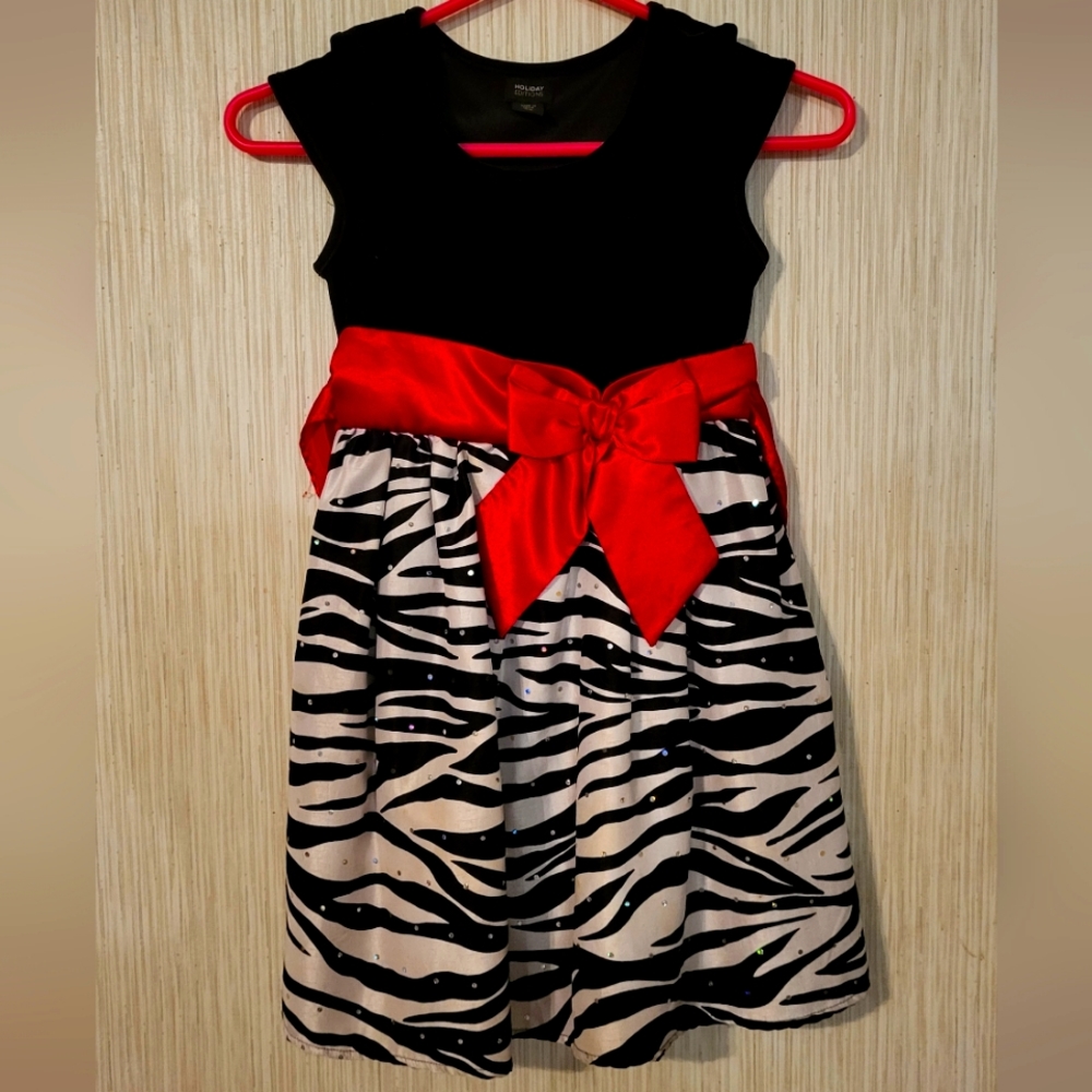 Girls holiday dress. Size 7/8.          Holiday Editions